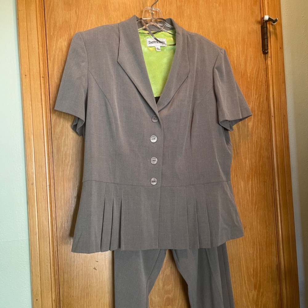 Gray Short Sleeve Pantsuit - Picture 2 of 5